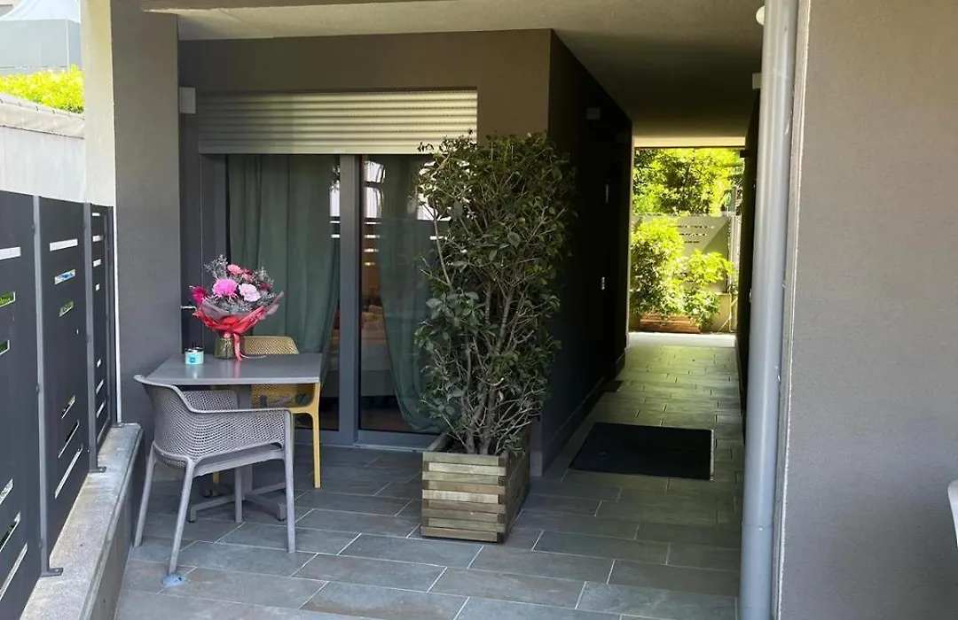 Gardabreak Rooms&Breakfast Holiday Apartments-1